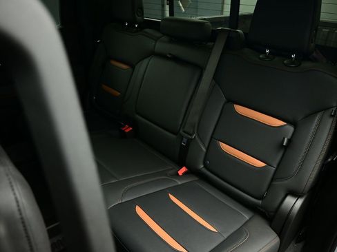 Used 2024 GMC Sierra 1500 AT4 w/ Technology Package image 33