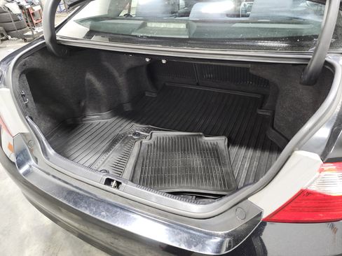 Used 2015 Toyota Camry LE FWD image 19