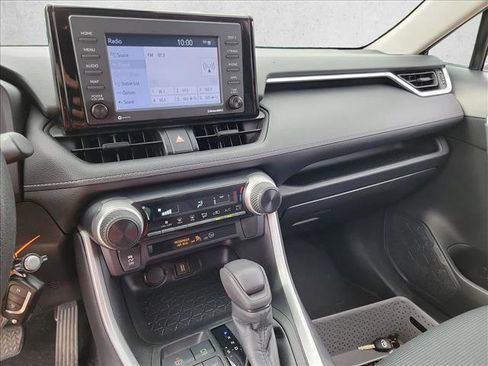 Used 2021 Toyota RAV4 LE FWD image 21