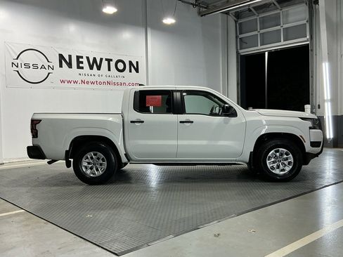 Used 2025 Nissan Frontier S w/ S Utility Package image 35