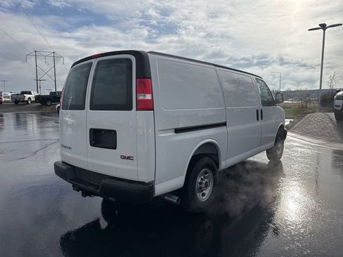 New 2024 GMC Savana 2500 w/ Driver Convenience Package image 22