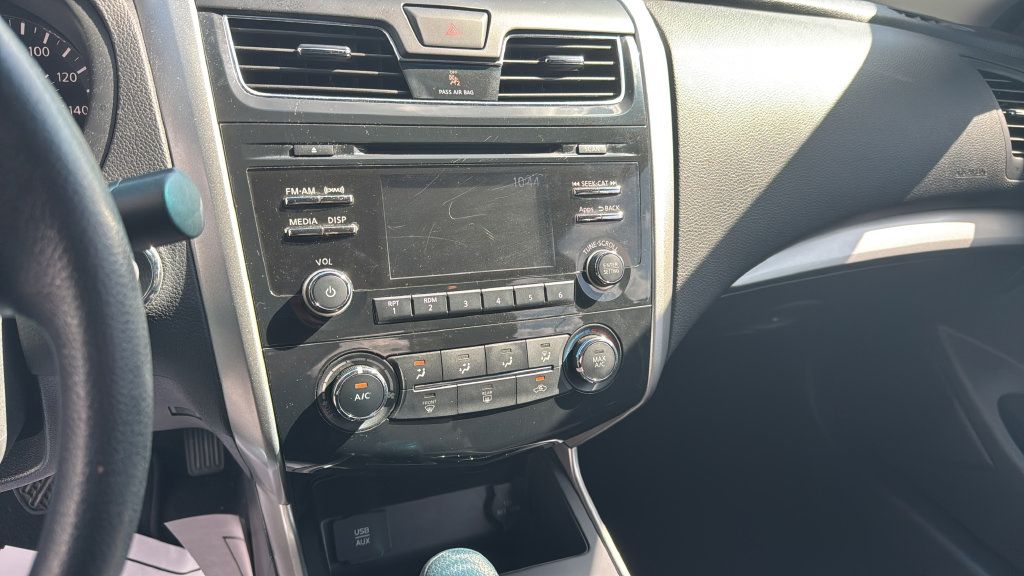 Used 2015 Nissan Altima 2.5 S w/ Power Driver Seat Package FWD image 11