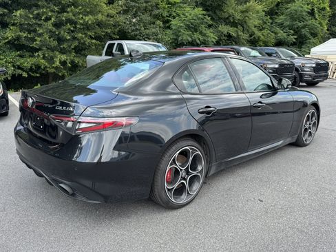 Used 2024 Alfa Romeo Giulia Veloce AWD/4WD image 5