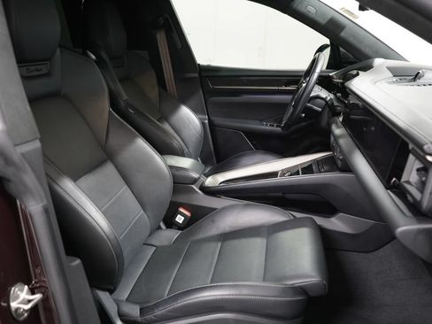Used 2024 Porsche Macan Turbo Electric AWD/4WD image 31