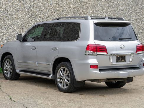 Used 2015 Lexus LX 570 4WD image 12