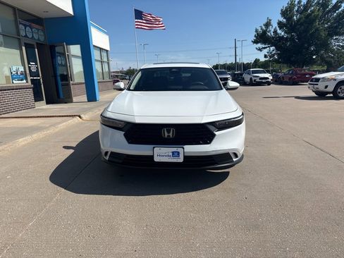 Used 2023 Honda Accord EX image 2