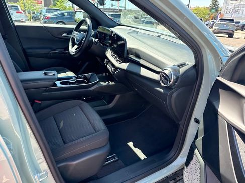 Used 2026 Chevrolet Equinox LT AWD/4WD image 34