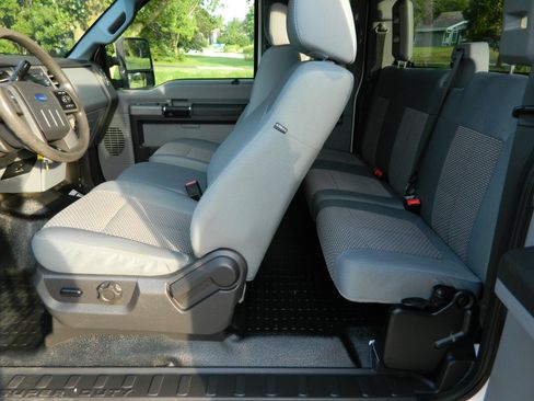Used 2011 Ford F250 XLT w/ Advanced Security Group AWD/4WD image 25
