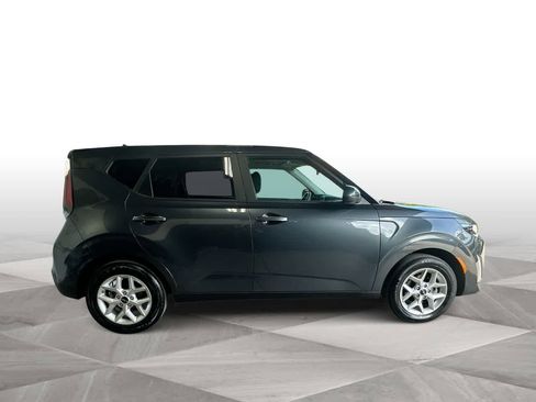 Used 2025 Kia Soul LX w/ LX Technology Package FWD image 9
