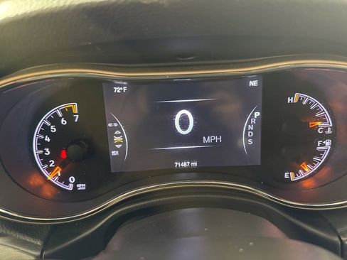 Used 2015 Jeep Grand Cherokee Limited w/ Trailer Tow Group IV image 28