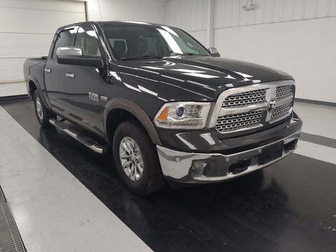 Used 2018 RAM 1500 Laramie w/ Convenience Group AWD/4WD image 13