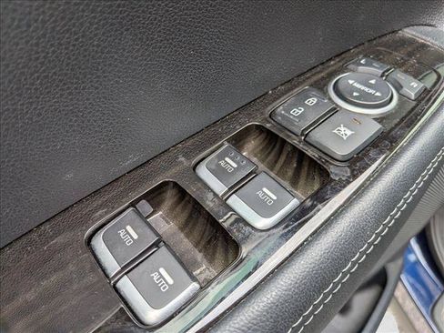 Used 2019 Kia Sorento S FWD image 11