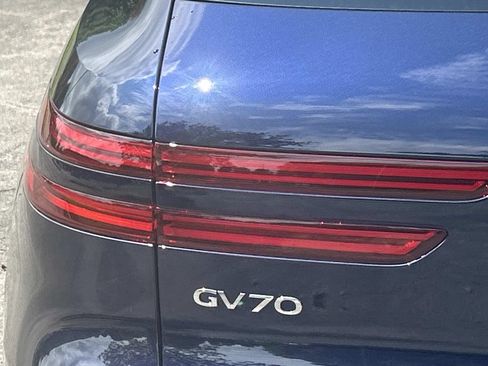 New 2026 Genesis GV70 2.5T Advanced w/ G1 Accessory Package AWD/4WD image 12