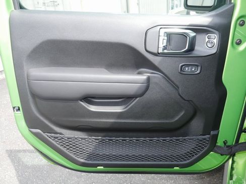 New 2025 Jeep Gladiator Mojave w/ Safety Group image 11