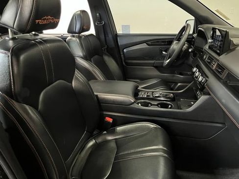 Used 2024 Honda Pilot TrailSport image 12