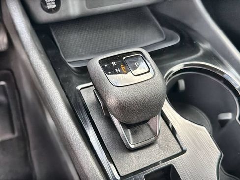Used 2025 Nissan Rogue SV FWD image 15