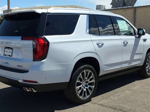 New 2026 GMC Yukon Denali w/ Denali Reserve Package AWD/4WD image 9