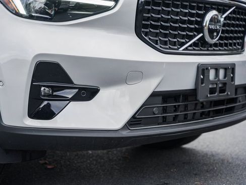 Used 2024 Volvo XC40 B5 Plus w/ Protection Package Premier image 13