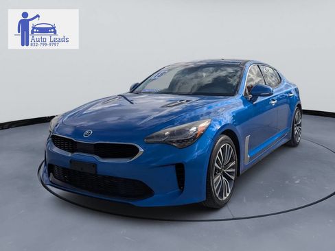Used 2018 Kia Stinger Premium image 3