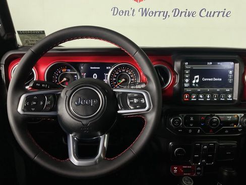 Used 2023 Jeep Wrangler Unlimited Rubicon AWD/4WD image 17