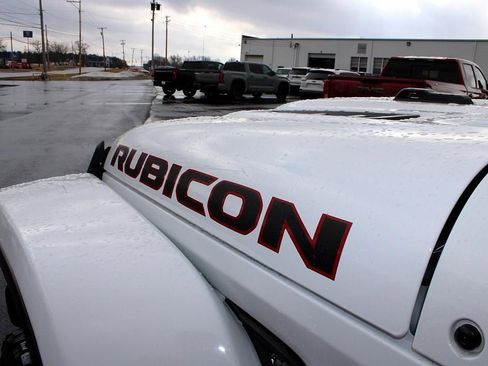 Used 2022 Jeep Wrangler Unlimited Rubicon w/ LED Lighting Group image 12