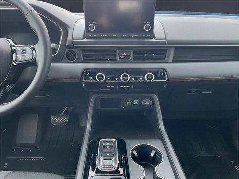 Certified 2023 Honda Pilot Sport image 11