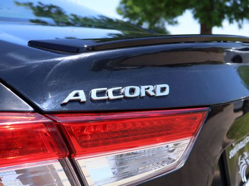 Used 2020 Honda Accord Sport image 7