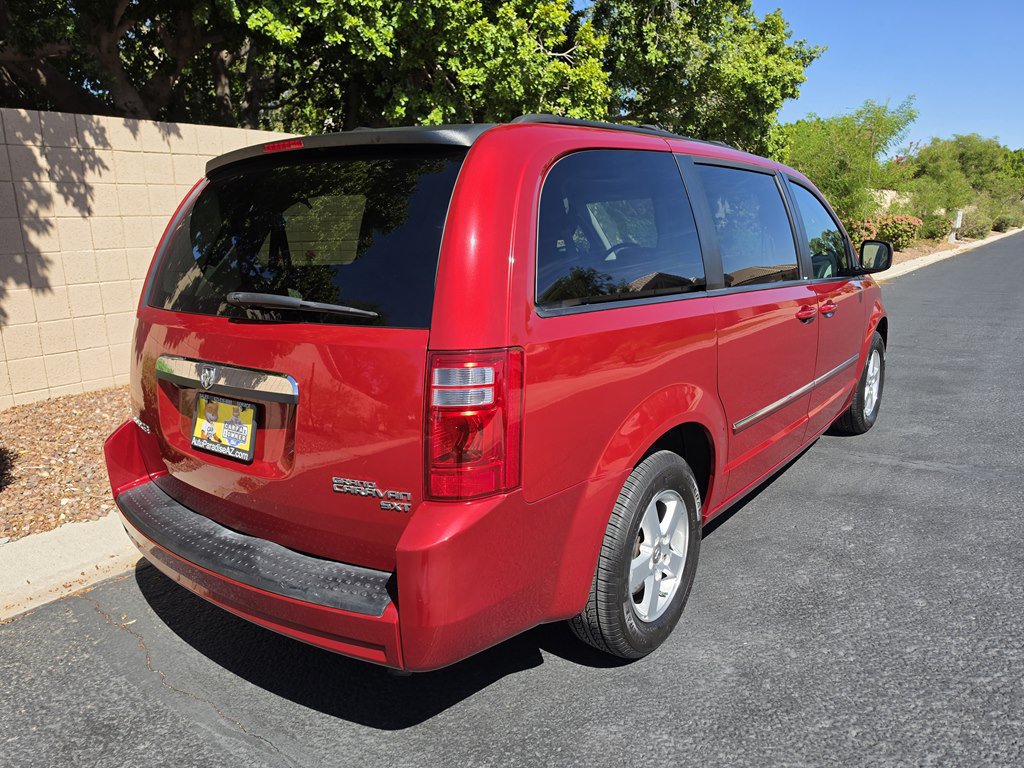 Used 2009 Dodge Grand Caravan SXT w/ Entertainment Group 2 FWD image 3