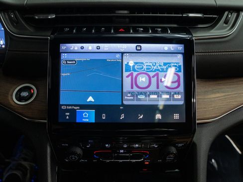 Used 2023 Jeep Grand Cherokee Summit AWD/4WD image 37