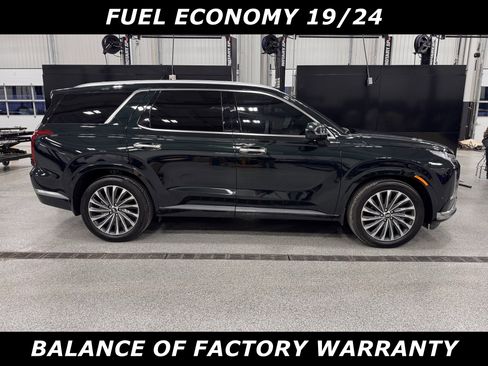 Used 2025 Hyundai Palisade Calligraphy image 2