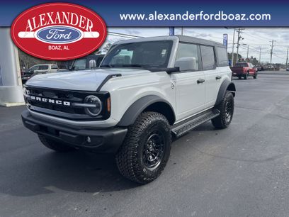 New 2026 Ford Bronco Outer Banks w/ Sasquatch Package