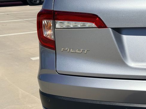 Used 2019 Honda Pilot Touring image 11