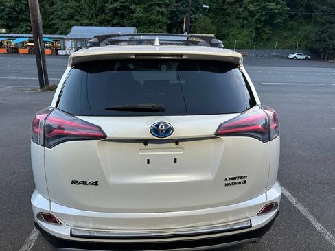 Used 2017 Toyota RAV4 Limited w/ Advanced Technology Package AWD/4WD image 6