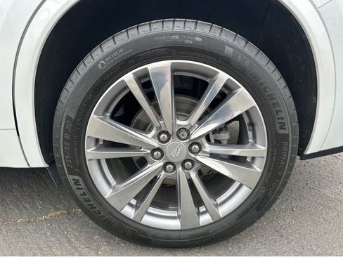 Certified 2023 Cadillac XT6 Premium Luxury FWD image 17