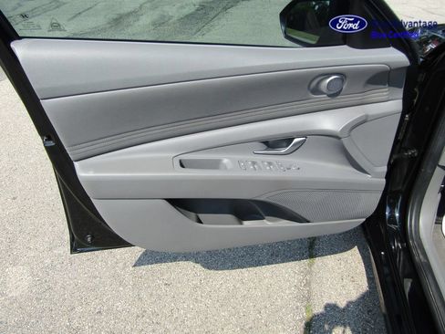 Used 2023 Hyundai Elantra SEL w/ Convenience Package FWD image 26