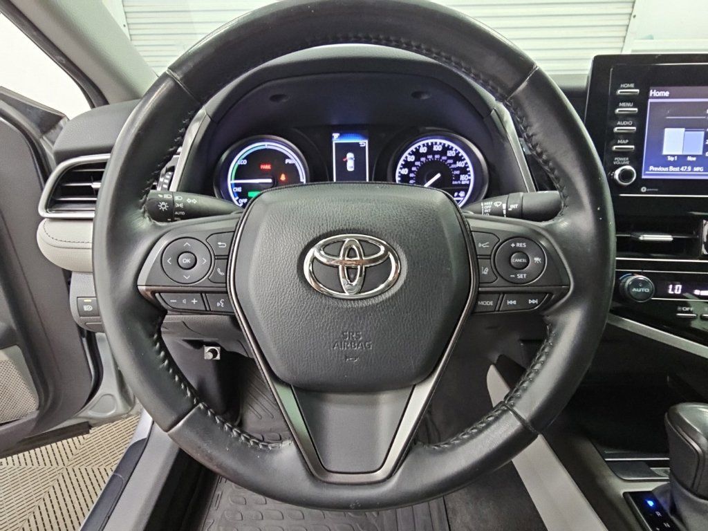 Used 2021 Toyota Camry SE FWD image 25