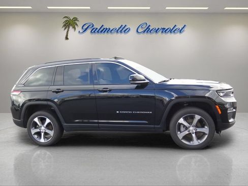 Used 2024 Jeep Grand Cherokee Limited AWD/4WD image 2