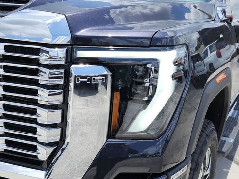 New 2026 GMC Sierra 2500 Denali w/ Denali Reserve Package AWD/4WD image 8