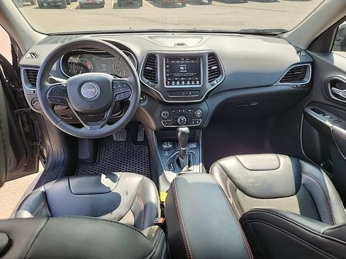 Used 2022 Jeep Cherokee Trailhawk w/ Comfort/Convenience Group AWD/4WD image 31