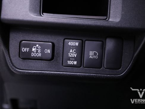 Used 2019 Toyota Tacoma TRD Sport image 15