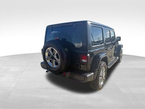 Used 2019 Jeep Wrangler Unlimited Sahara image 6