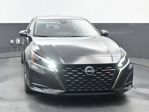 Used 2023 Nissan Altima 2.0 SR FWD image 5
