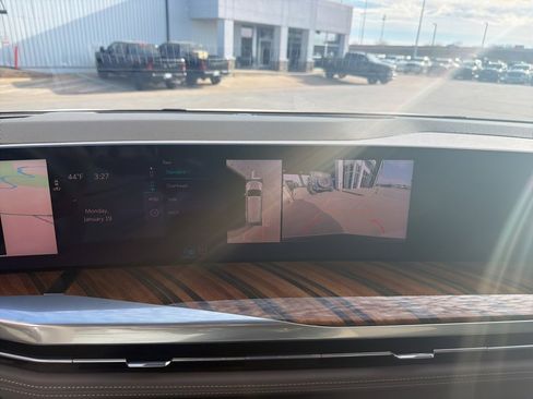 Used 2025 Cadillac Escalade Premium Luxury Platinum w/ LPO, Floor Liner Package image 12