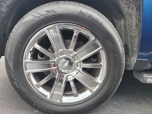 Used 2017 Chevrolet Silverado 1500 High Country image 9