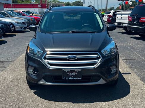 Used 2018 Ford Escape SE FWD image 2