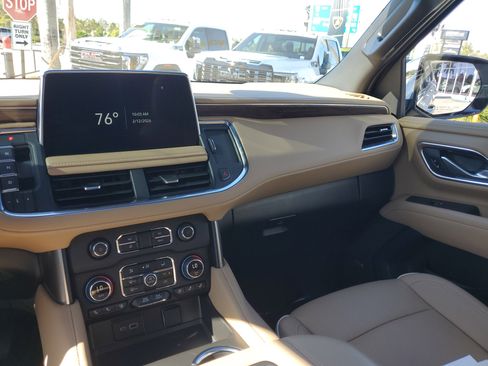 Used 2024 Chevrolet Suburban Premier image 26