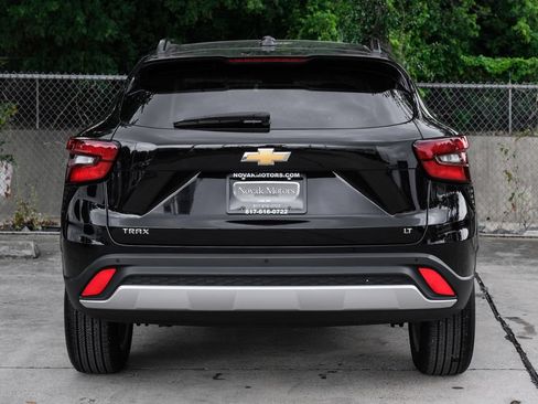 Used 2024 Chevrolet Trax LT w/ Driver Confidence Package FWD image 18