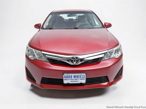 Used 2012 Toyota Camry LE FWD image 2