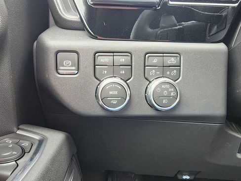 New 2026 GMC Sierra 1500 Elevation w/ Elevation Premium Package AWD/4WD image 19