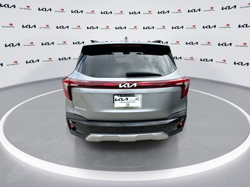 Certified 2024 Kia Seltos S image 7